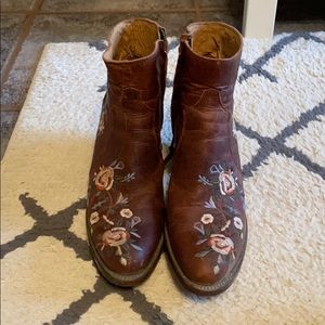 SHYANNE FLORAL EMBROIDERED BOOTIES - ROUND TOE